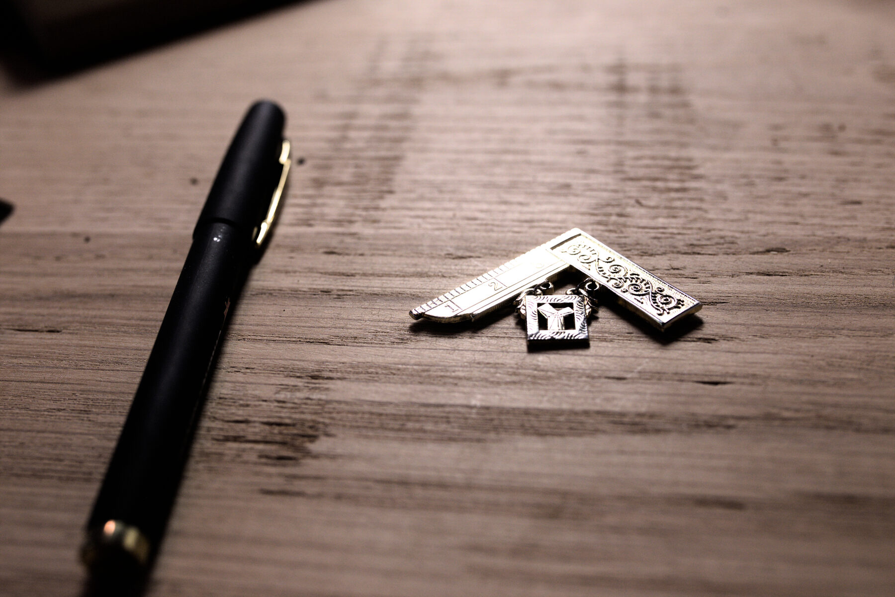 Masonic Jewel — Square & Compass Lapel Pin — view 2