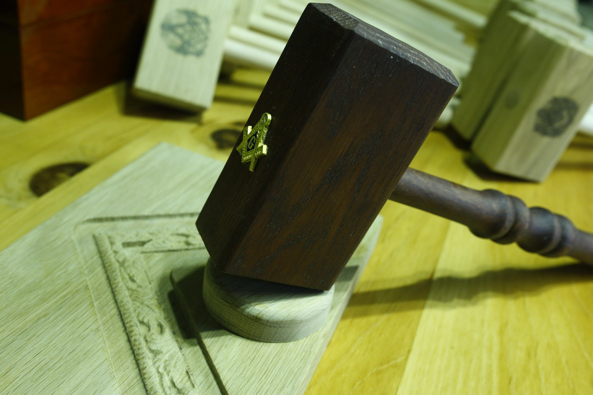 Red Oak Stained Gavel — view 5